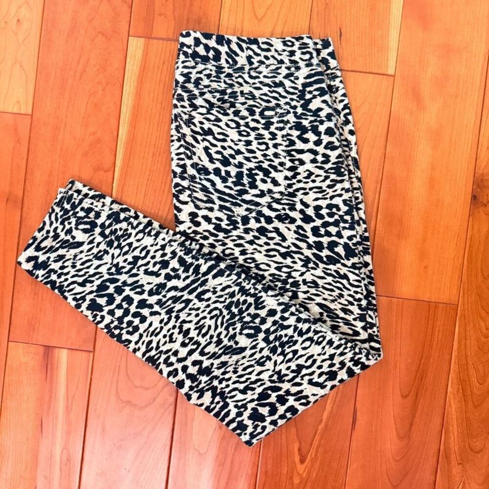 l.e.i. Animal print pants size large